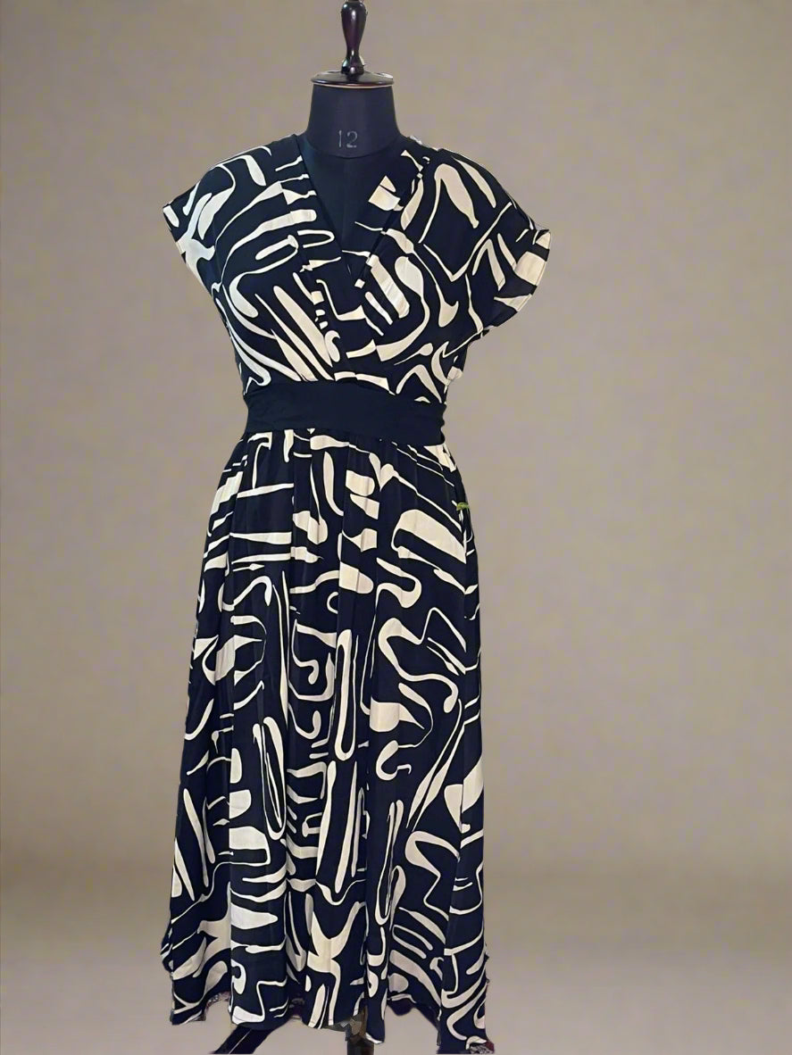 Black-Creme Abstract Dress